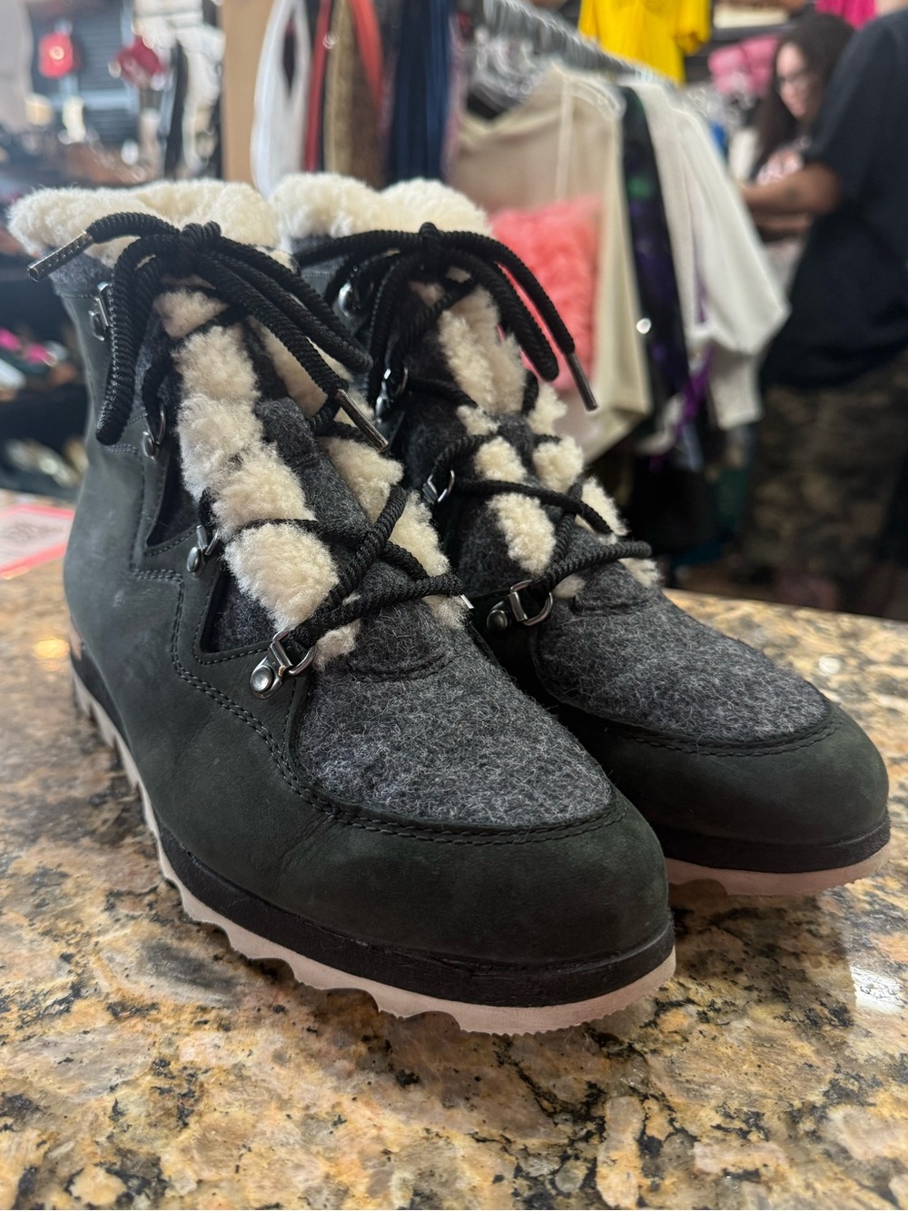 Sorel Sneakchic Alpine Waterproof Hunter Green Gray Boots Sz 10